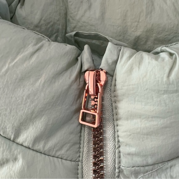 Tahari Girls Quilted Puffer Vest Mint Green Size 7/8 Lightweight Outdoor - Picture 7 of 7